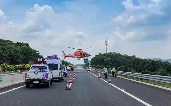 元宝区高速公路汽车救援案例